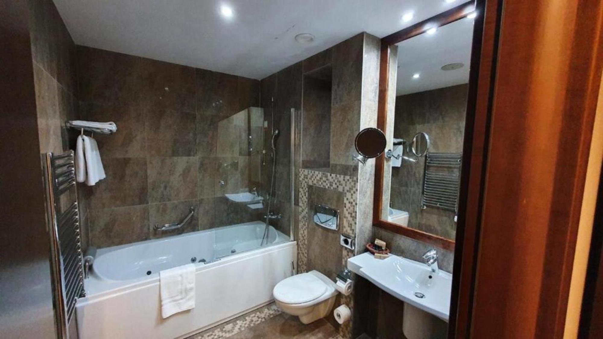 Alpin Aparthotel 2302 Poiana Brasov Exterior photo